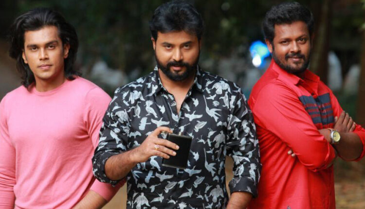Angaaragan Movie Review