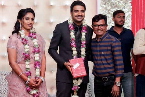 Actor Sathish - Sindhu Wedding Reception Stills 84