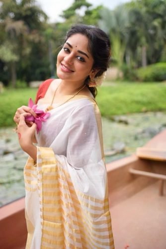 Deepshikha-in-traditional-Onam-attire-1