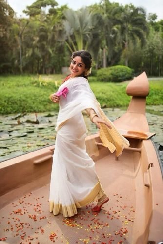Deepshikha-in-traditional-Onam-attire-3