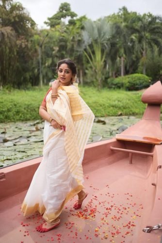 Deepshikha-in-traditional-Onam-attire-4