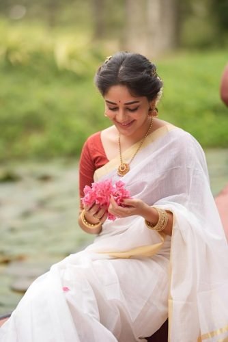 Deepshikha-in-traditional-Onam-attire-5