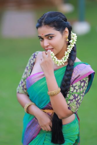 DharshaGupta-1