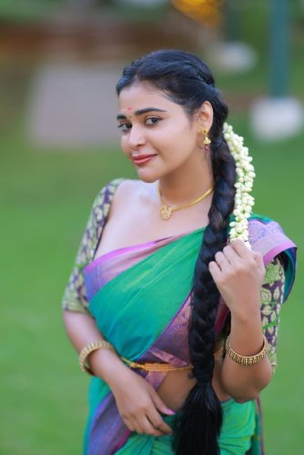 DharshaGupta-3